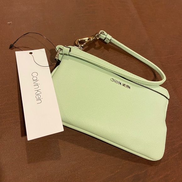 Calvin Klein Handbags - Brand new Calvin Klein wristlet